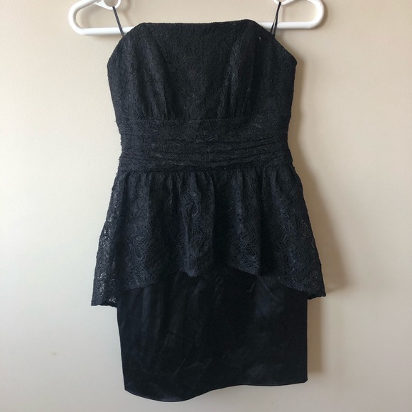 NWT GUESS Dakota Lace Peplum Strapless Mini Dress - Picture 3 of 10